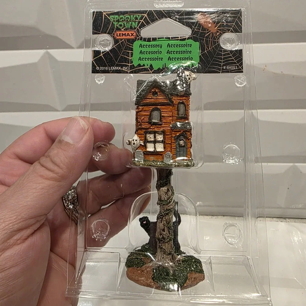 2015 Lemax Haunted Birdhouse W/ Black Cat #64051 & Pumpkins #74239 NIP‎